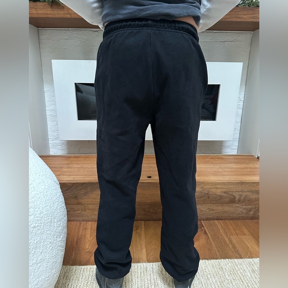 Aritzia black jogger mega fleece sweatpants - Picture 4 of 5